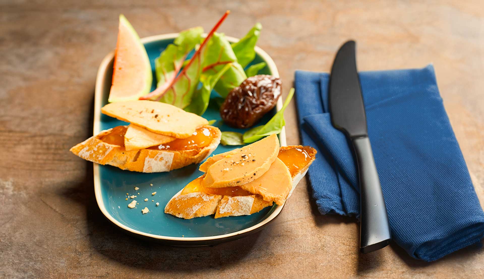 Foie gras au torchon et confiture de pastèque
